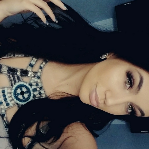 Meet your Posher, Emi - Picture 2 of 4